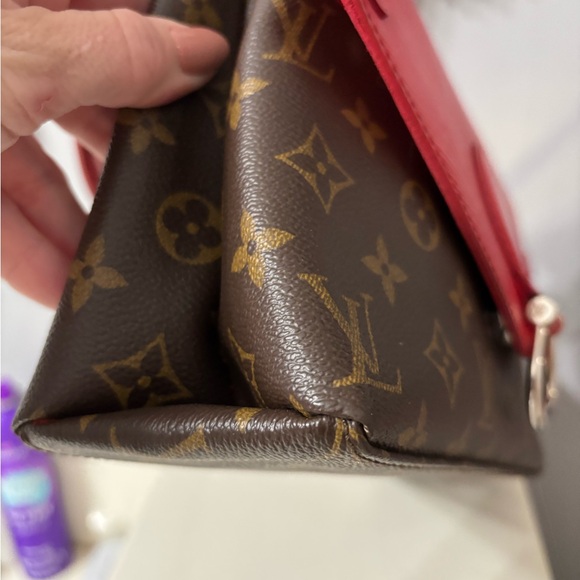 Louis Vuitton Monogram Epi Saint Michel crossbody bag - Picture 5 of 12